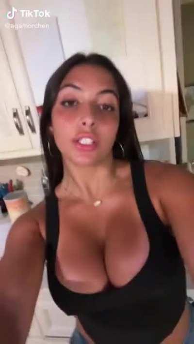 Best cleavage 1 2 or 3: lavlemonade agamorchen stephaniemollerr