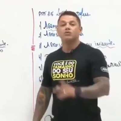 Da uma bazucada nele