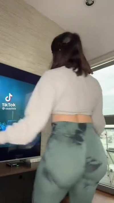 @Vaaviviz can get it any day 😈😈😈