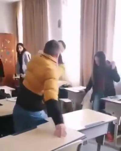 un liceu tehnologic din Braila be like