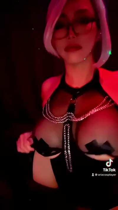 let me be your new kinky intern