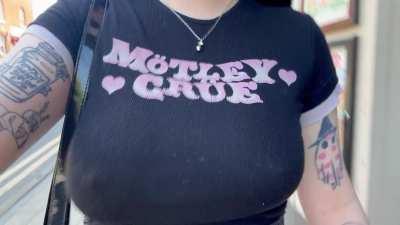 bouncy boobs as I walk down the street 