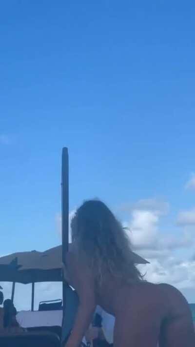 Casi twerk part 3 🤤