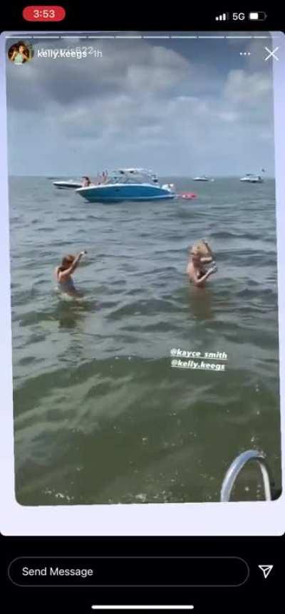 Kayce Smith and Kelly Keegs 👙