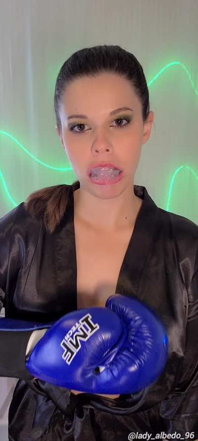 Who ever knew boxing could be so wet.