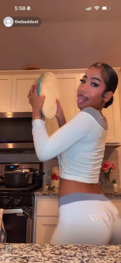 From her live last night