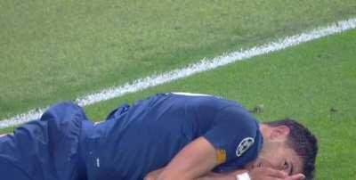 Marko Grujić (Porto) pulling a modern day Busquets vs Juventus - 118'