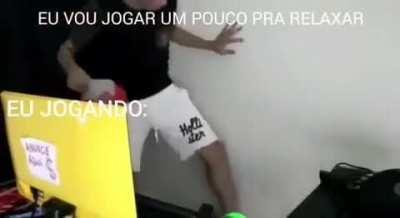 Renan jogando valorant