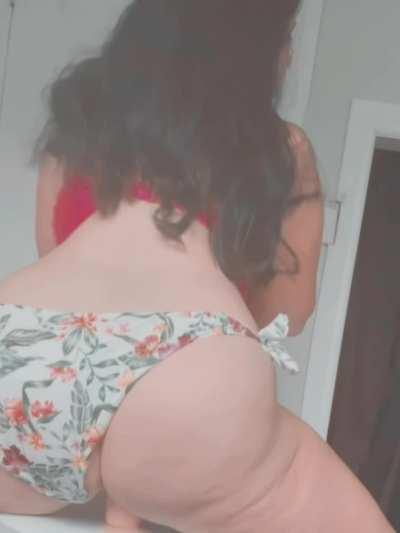 I love bouncing my chubby body 🥰