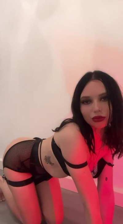 I'm gazing directly in your naughty mind