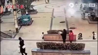 The covers flipping remind me of the logic from Looney Tunes cartoons