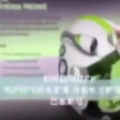 第一辆BMW M3基于E30 3系，旨在满足Deutsche Tourenwagen Meisterschaft和Group A Touring规则的特殊要求，该规则总共需要制造5,000辆汽车。[4]它在1985年法兰克福车展上向公众展示，并于1986年3月至1991年6月开始生产。[5] [6] [7] E30 M3主要以双门跑车的车身风格生产，但也生产了数量有限的敞篷车