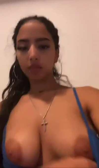 Upvote if u would fuck me