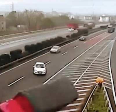 White Car says screw the rules, I can turn when I want.