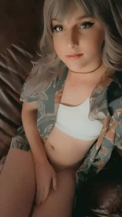 Would you cuddle up on the couch with me? I’m waiting 😘