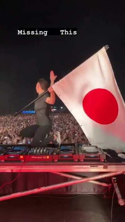 Things I’m in need of: seeing Skrillex live in concert again 🇯🇵