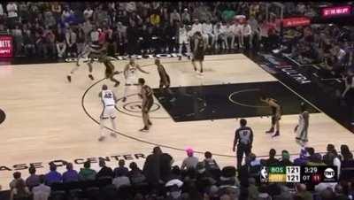 [Highlight] Tatum has CP3 guarding him and passes to Horford, and then gets Kuminga to guard him resulting in a turnover!