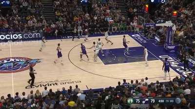 [Highlight] Kessler Blocks Brown Into a Gay 3-Pointer