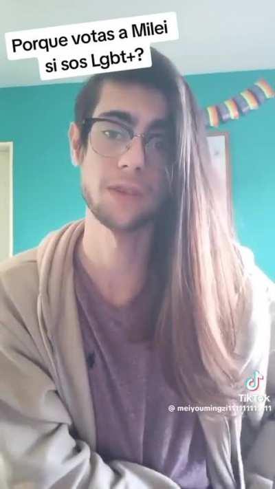 Un LGTB+ cuenta como dejó de lado el discurso de la izquierda y ahora vota a Milei