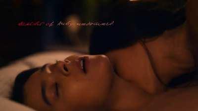 Hailee Steinfeld and Ella Hunt- Dickinson (Season 3, Episode 9)