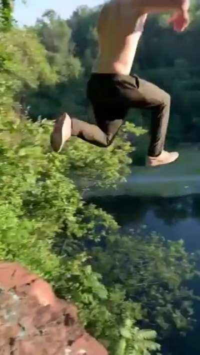 Мистер стальные яйца