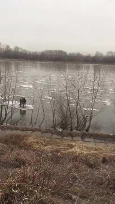 Drifting on a sheets of ice