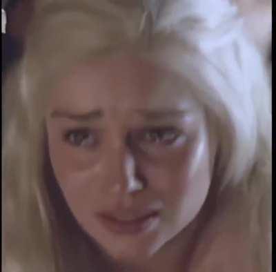 The look on Emilia Clarke’s face while she’s getting pounded always gets me