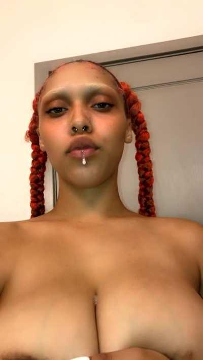 Link in bio/pinned post, you get a FREE pussy pic when u subscribe 💘