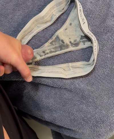 I love when guys show me what they do to my panties 😍😍😍