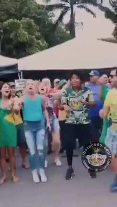 Eles tao se divertindo ❤️