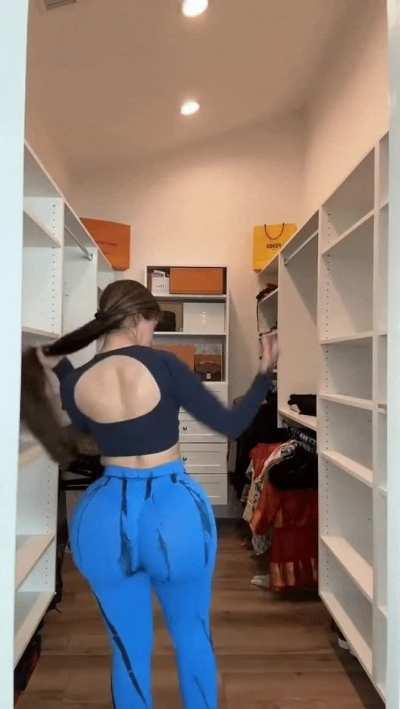 Beauty/booty ratio is insane