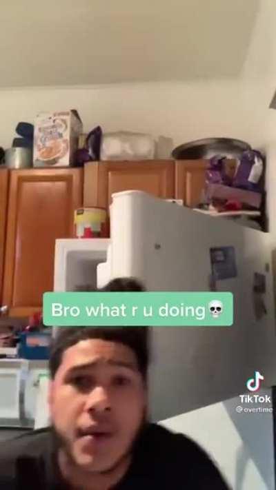 Guys this is actually a deleted scene from spider man