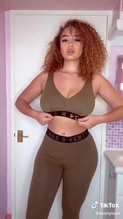 Outfit Change Challenge (Savage by Megan Thee Stallion)