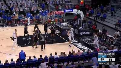 [Highlight] The NBA TV announcers dumbfounded that the Clippers PA tried to start a defense chant