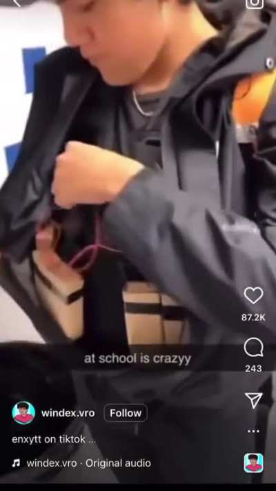 W cameraman