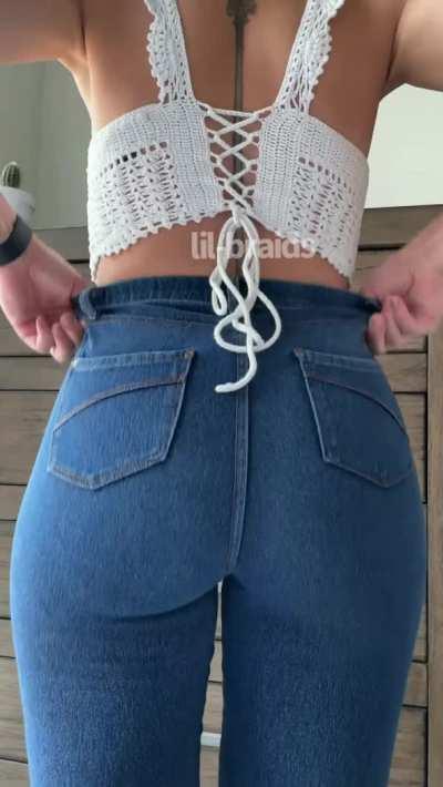 Does anyone appreciate thick girls in jeans?