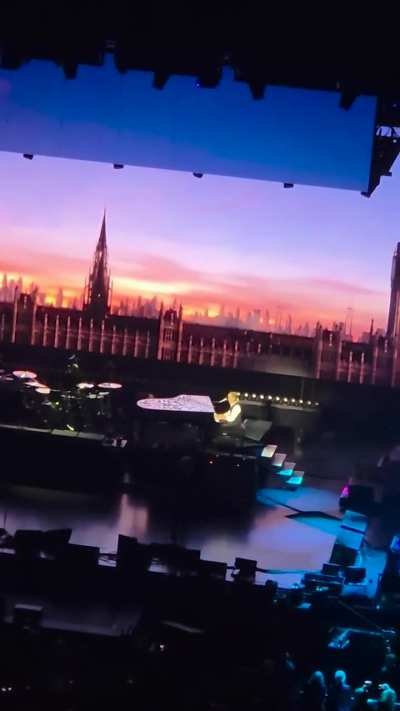 Any idea who this guy is who opened for Paul last night? /gen