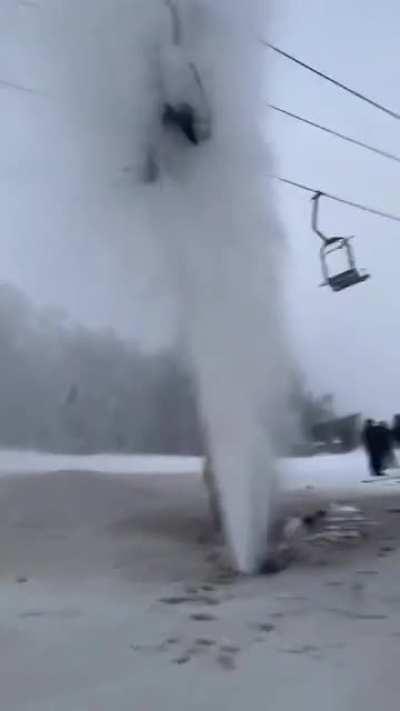 The ski lift breaking down at that exact point