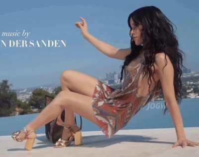 Jenna has amazing legs, I would love to lick them 😜