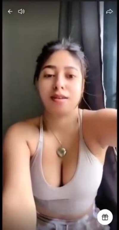 🥵Famous Insta Model Saanvi Kapoor 31May Yesterday's Exclusive Full 6Min+ Boobs Live💦ll Don't Miss🥵🔥