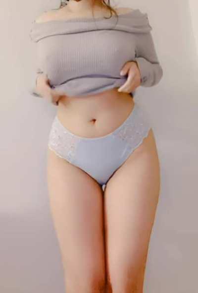 I’m just 4’10 hiding these 🙈