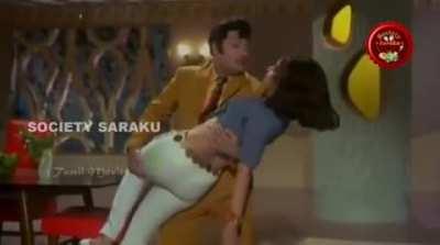 VJ anna ass grabbing oda namba MGR sir grabbing laam pathrukeengala? Almost in all duet songs.