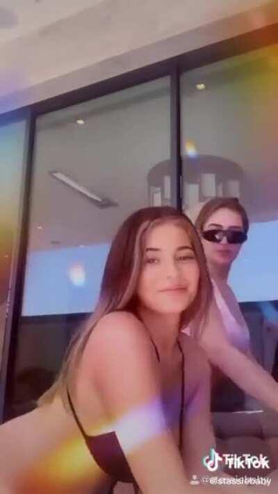 Kylie and Stassie twerking