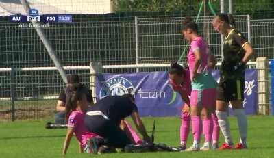 Anissa Lahmari - Football