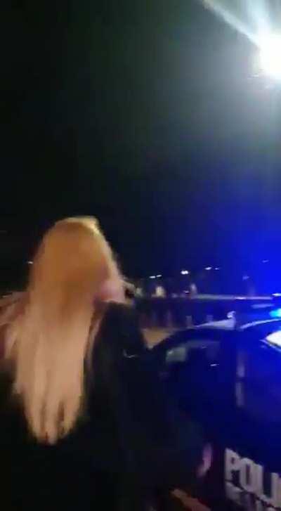 Para recordar que mientras Alberto el Gatero usaba la Quinta de Olivos de bulín, en Palermo la policía se llevaba detenidas a las travestis que querían trabajar en libertad. Video: Agosto 2020