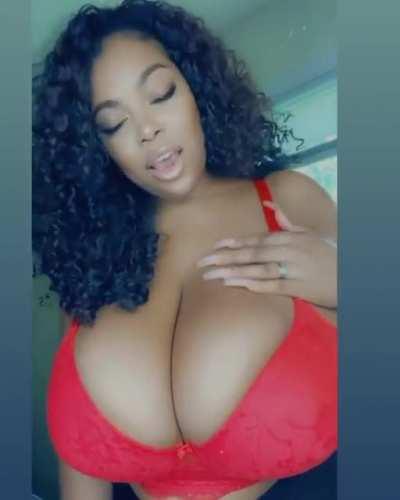 Goddess (@finally_a_goddess)