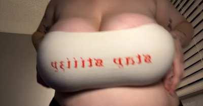 Titty reveal in 3.. 2...