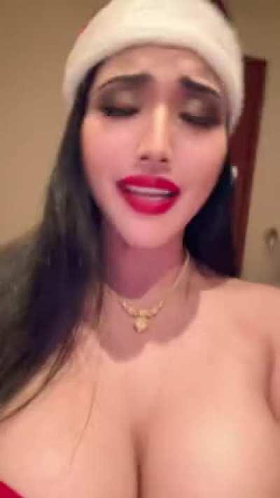 no need to wrap up your cock on xmas when you fuck me