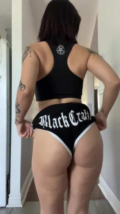 I wanna be the goth pawg you masturbate to