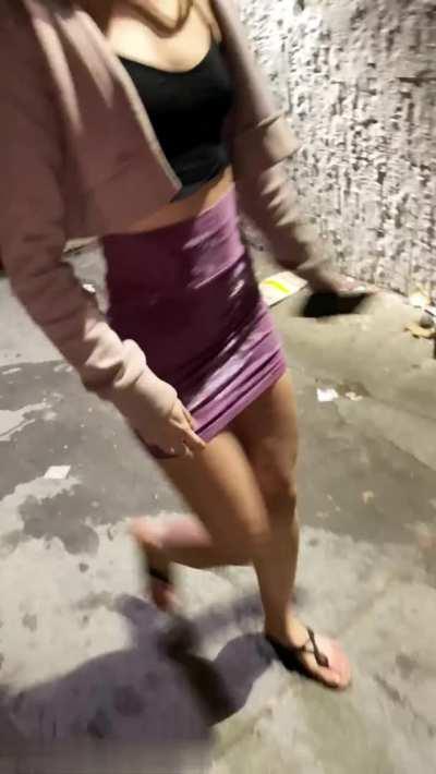 Hot Babe Flashing Casually While Talking to a Friend in Public